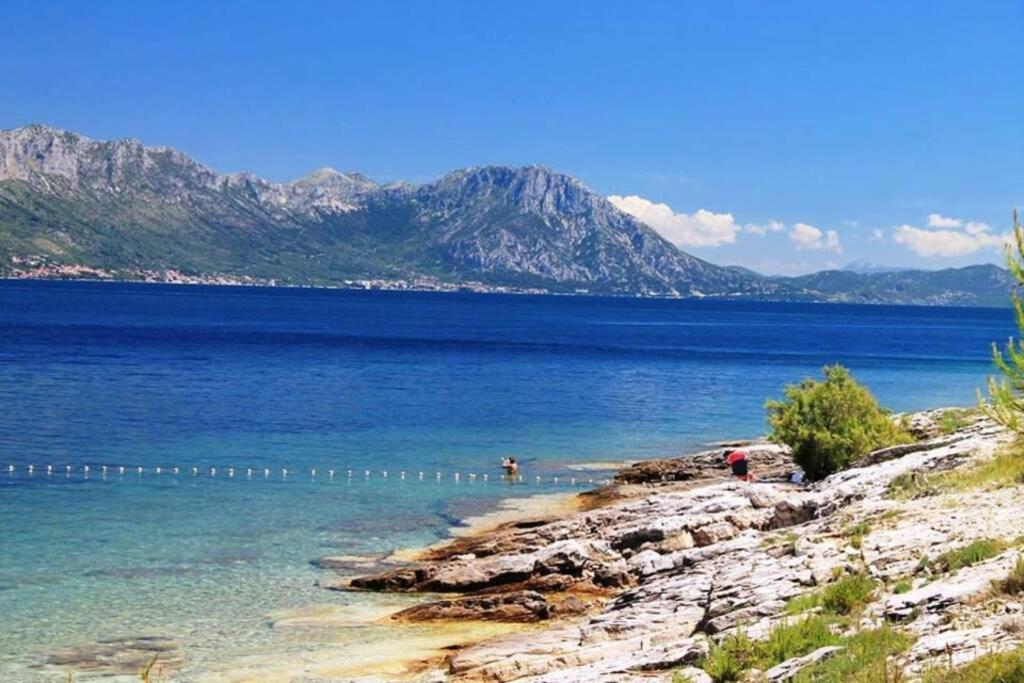 Manora Sucuraj 2 Bedroom Apartment Dış mekan fotoğraf